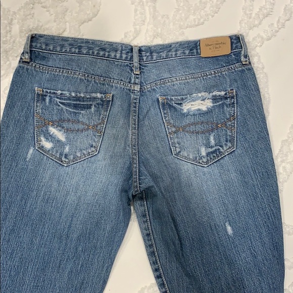 Abercrombie & Fitch | ripped jeans - Picture 4 of 6